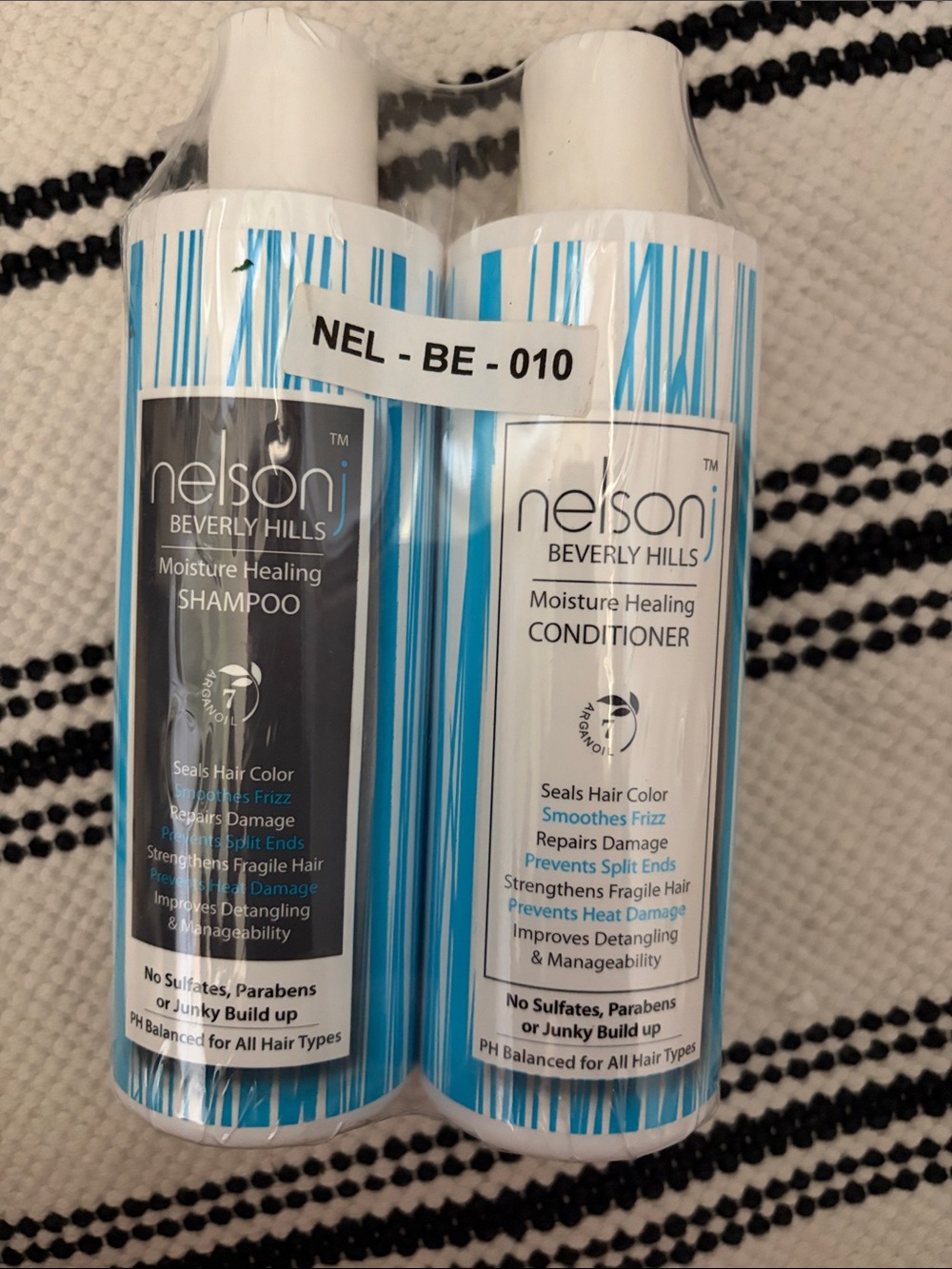Moisture Healing Shampoo & Conditioner Set - White & Blue